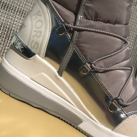 Michael Kors Lula Booties pearl grey - Picture 6 of 9